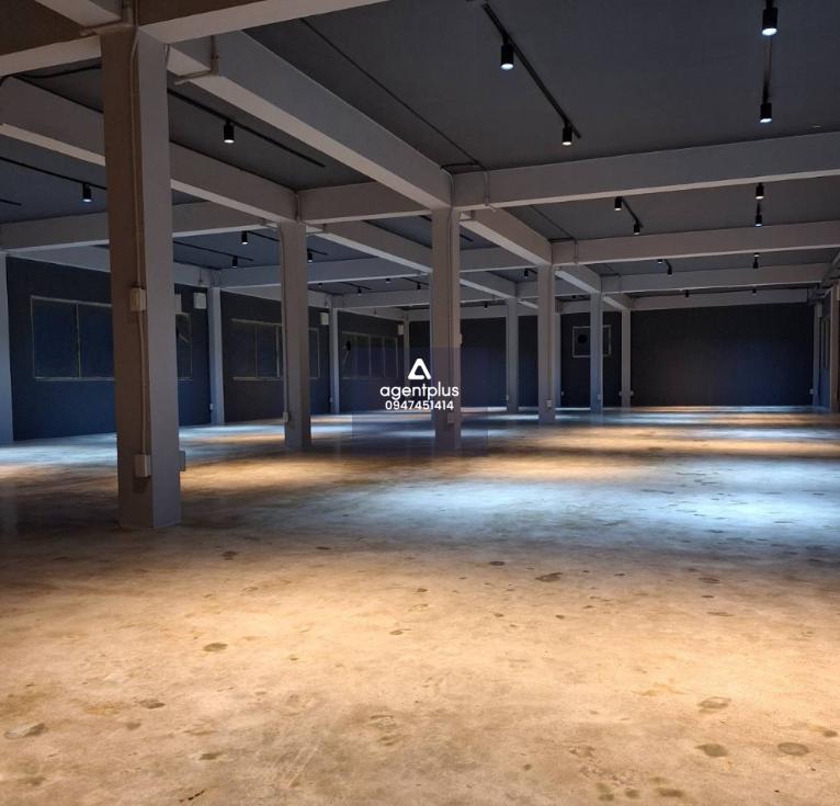 *โรงงาน อาคาร 3 ชั้น 750 ตร.เมตร  ให้เช่า ซอยลาดพร้าว 71 ถนนลาดพร้าว  เข้าซอย 600 เมตร