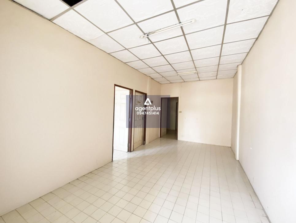 ทาวน์เฮ้าส์ โครงการอรุณเริ่ม ซอย 4 ติดถนน ทล.36 เดินทางเข้า-ออกสะดวก