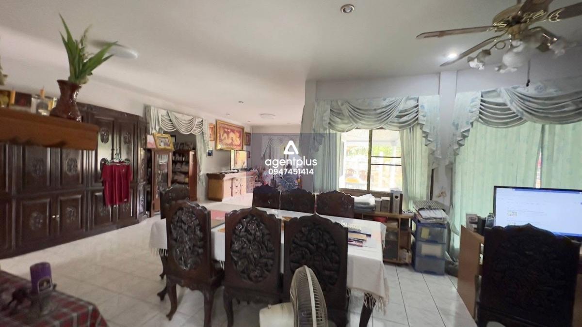 *ขายบ้านพร้อมสระว่ายน้ำส่วนตัว (ไม่รวมเฟอร์นิเจอร์) ใกล้โรงเรียนธารา เพียง 5 นาที พัทยา