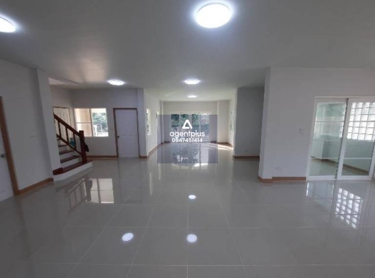 ขายบ้านเดี่ยว โครงการบ้านศิรยา ทวีวัฒนา ปรับปรุงใหม่ บ้านเดี่ยว 2 ชั้นบนทำเลศักยภาพ ติดถนนศาลาธรรมสพน์ เดินทางสะดวกสบาย