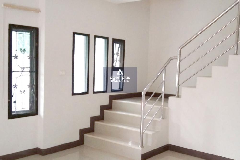 บ้านเดี่ยว 2 ชั้น เซนสิริ บ้านฉาง ทำเลดีโครงการติดถนนสุขุมวิท (ทล.3) เดินทางเข้า-ออกสะดวก และตั้งอยู่ใกล้สถานที่สำคัญ