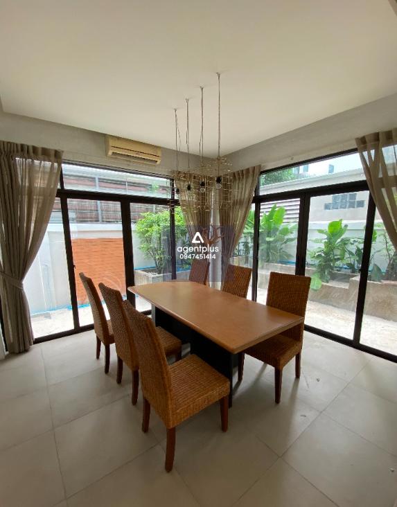 บ้านแฝด 3 ชั้น พร้อมเฟอร์นิเจอร์ ให้เช่าในโครงการ เวอรีเดียน ราชพฤกษ์