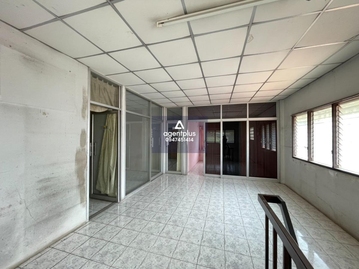 ปล่อยเช่าตึก 2 คูหา ทำเลดี สัตหีบ 