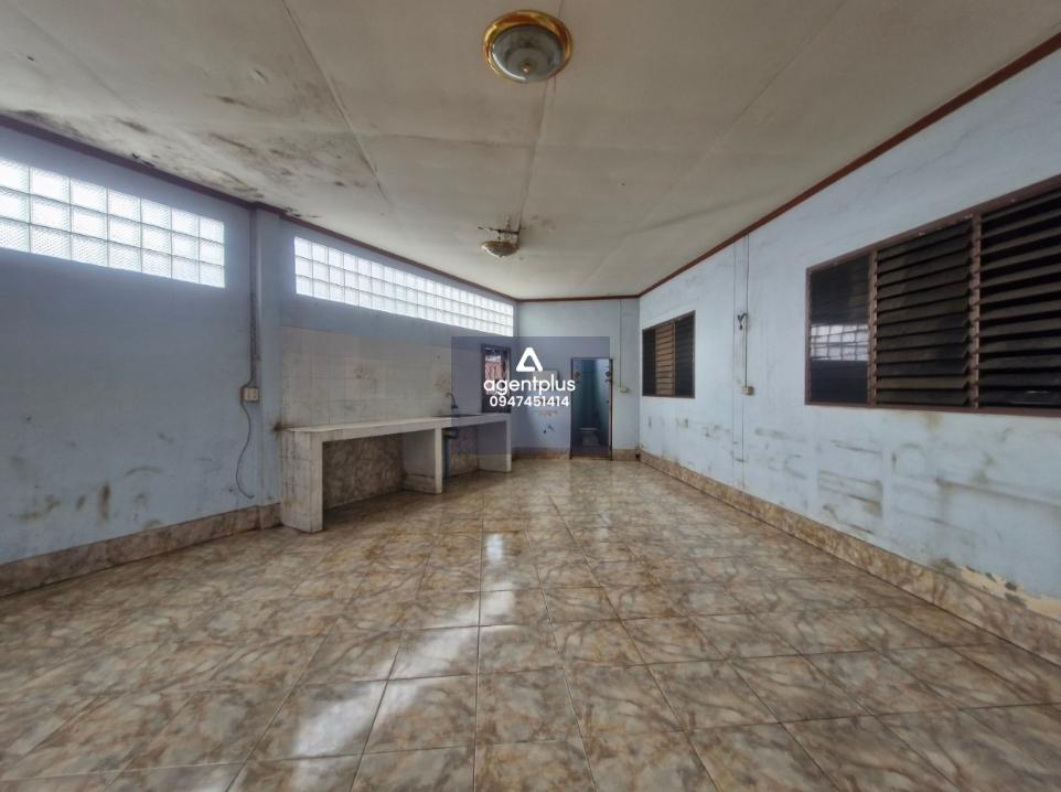 ทาวน์เฮ้าส์ชั้นเดียว ติดซอยบ้านบึง-แกลงซอย 9 ตั้งอยู่ใกล้แหล่งชุมชน การคมนาคมสะดวก