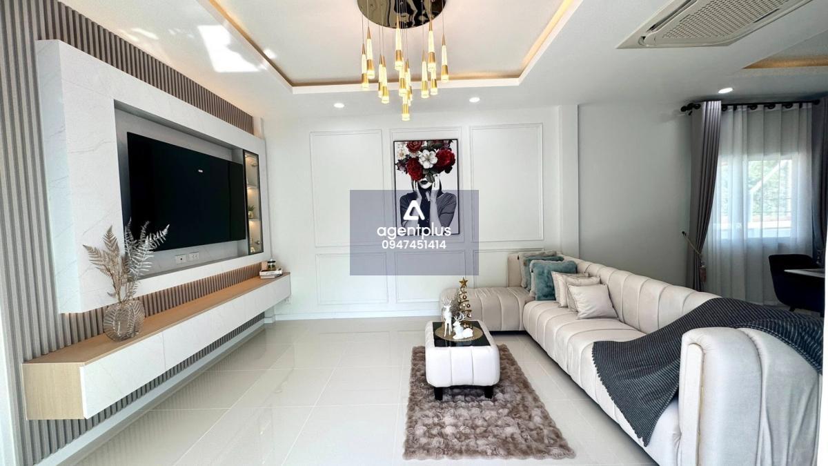 พูลวิลล่า หลังมุม ทำเลทอง ซ.สยามคันทรีคลับ หมู่บ้านอินเพลส พรประภานิมิตร 19/1 พัทยา