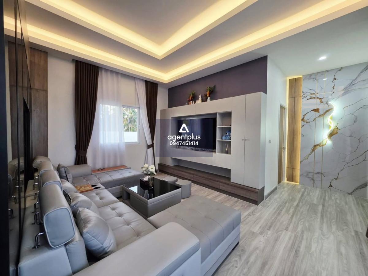 พูลวิลล่าสร้างใหม่ พร้อมให้เช่า  4ห้องนอน ทำเลโป่ง – มาบประชัน ลากกระเป๋าเข้าอยู่ได้เลย