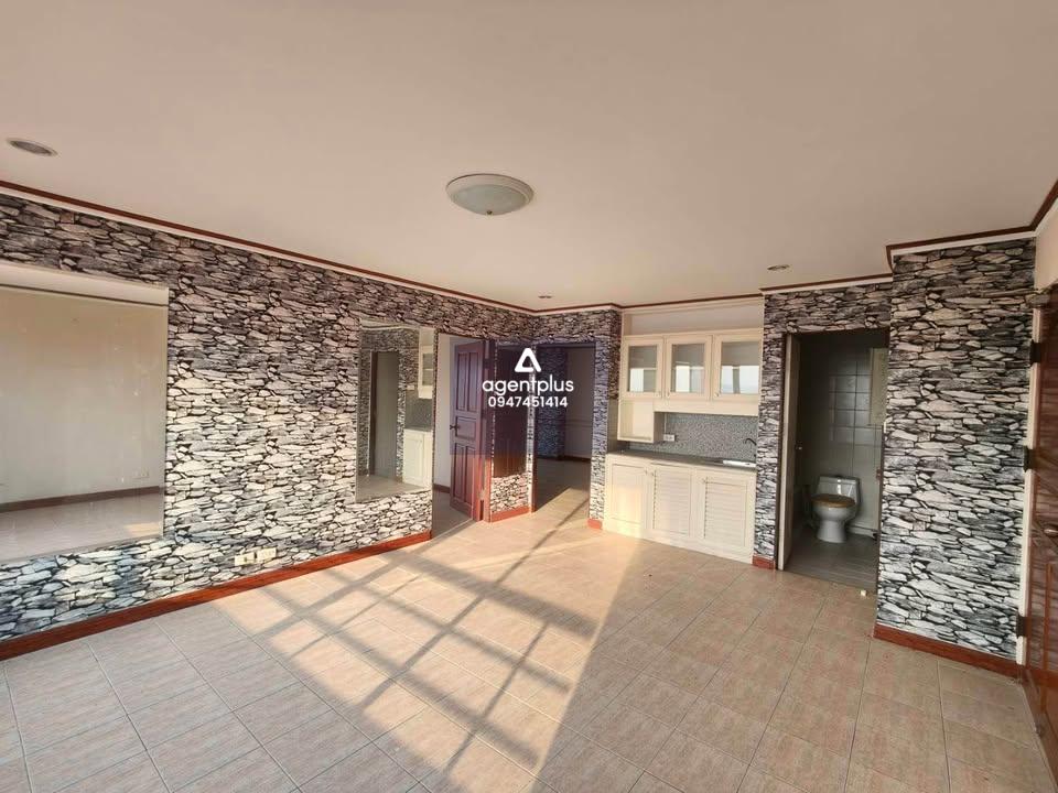 ขายห้องเปล่า สภาพดี ห้องหัวมุม วิวทะเล พัทยา ฮิลล์ รีสอร์ท 