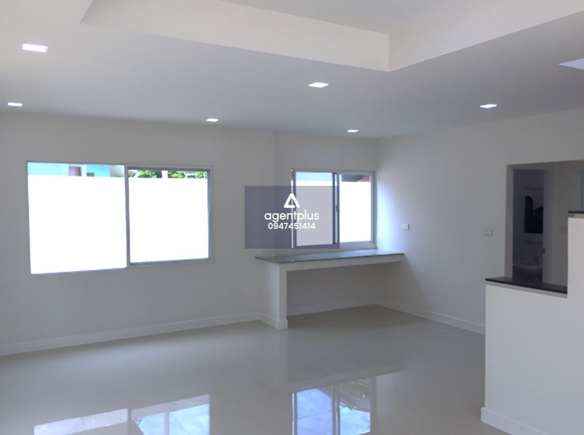 ขายบ้านเดี่ยว 2 ชั้น การ์เด้น วิลล่า วอเตอร์ฟร้อนท์ ลำลูกกา ทำเลดี ใกล้กับถนนรังสิต-นครนายก สามารถเดินทางเชื่อมต่อไปยังถนนพหลโยธินและถนนลำลูกกาได้