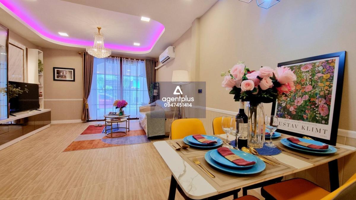 ทาวน์โฮมใจกลางเมืองพัทยา ฝั่งทะเล ตกแต่งในสไตล์มินิมอล พิกัดเฉลิมพระเกรียติ 10/1 พัทยา