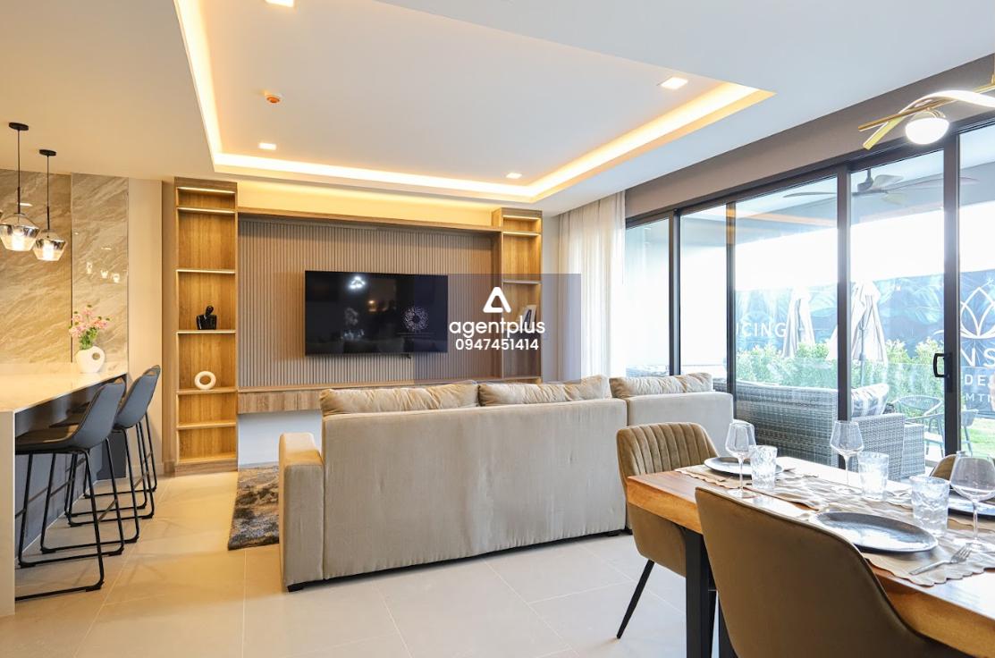 คอนโดหรูใกล้ทะเล – Living Space ระดับ Premium ยูนิตขนาดใหญ่แบบ 3 ห้องนอน