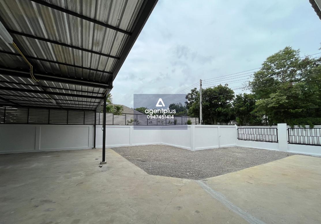 ขายบ้านเดี่ยว โครงการพรรณลดาฟ้าใส ราชบุรี ปรับปรุงใหม่ ทำเลที่สะดวกต่อการเดินทาง โดยสามารถเข้า-ออกได้จาก ถนนบ้านไร่วาสนาดี