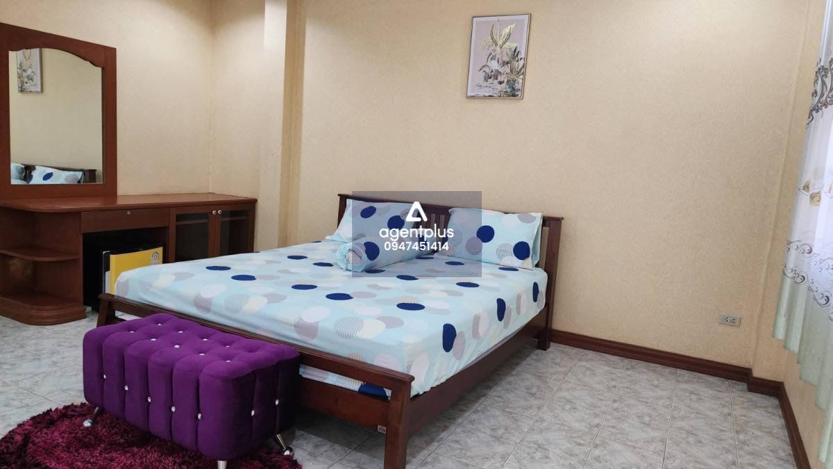 บ้านว่างให้เช่า พื้นที่กว้างสบาย​ ติดทางด่วนไปกรุงเทพ​ฯ พร้อมให้เข้าอยู่ พัทยา