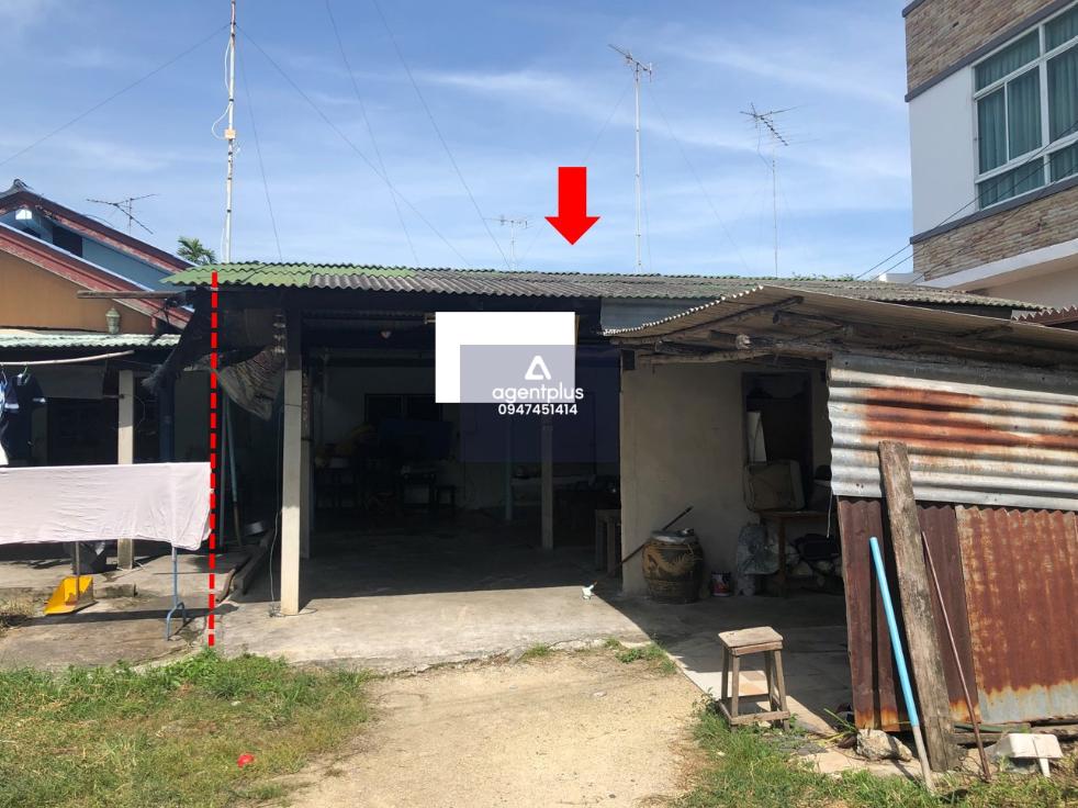 บ้านเดี่ยวชั้นเดียว ทำเลดี ติดถนนเทศบาลพัฒนา 2 และถนนเลี่ยงหนองมน การเดินทางสะดวก สาธารณูปโภคครบครัน อยู่ในบริเวณชุมชน