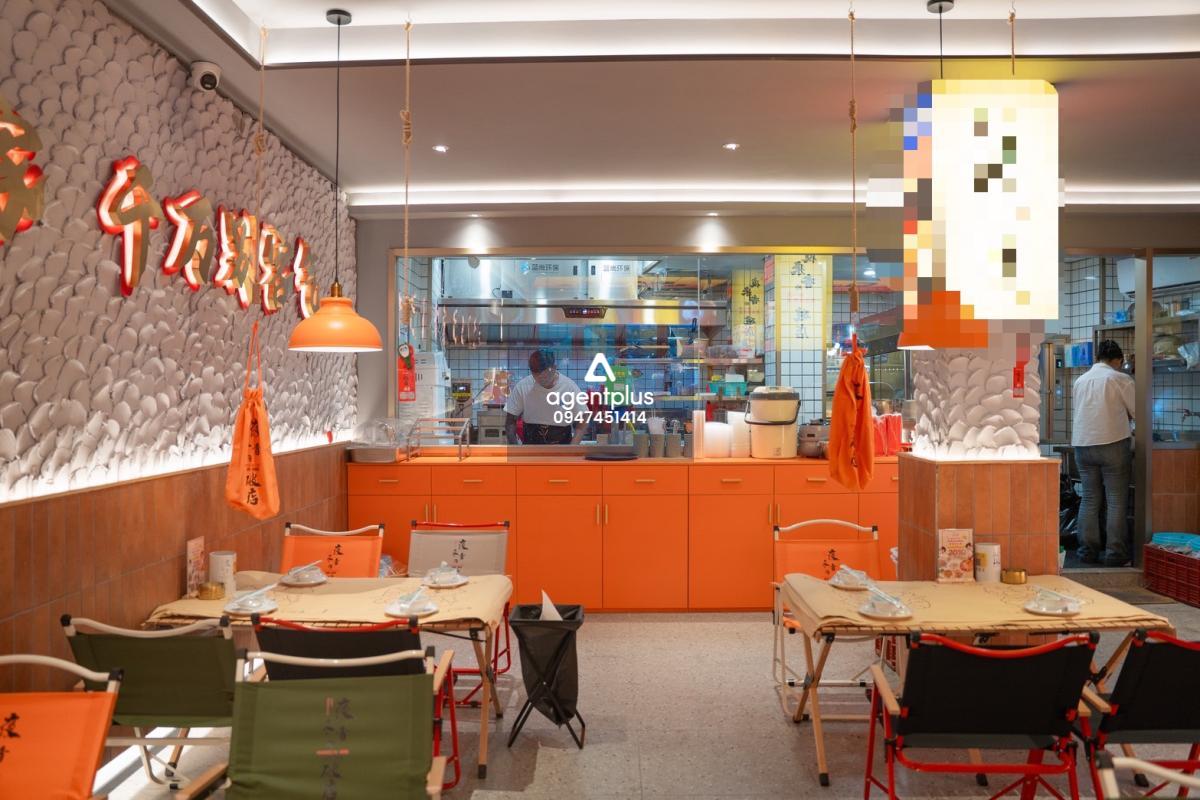 เซ้งร้านบาร์ 4 ชั้น ถนนข้าวสาร ทำเลติดถนน ใจกลางแหล่งท่องเที่ยว