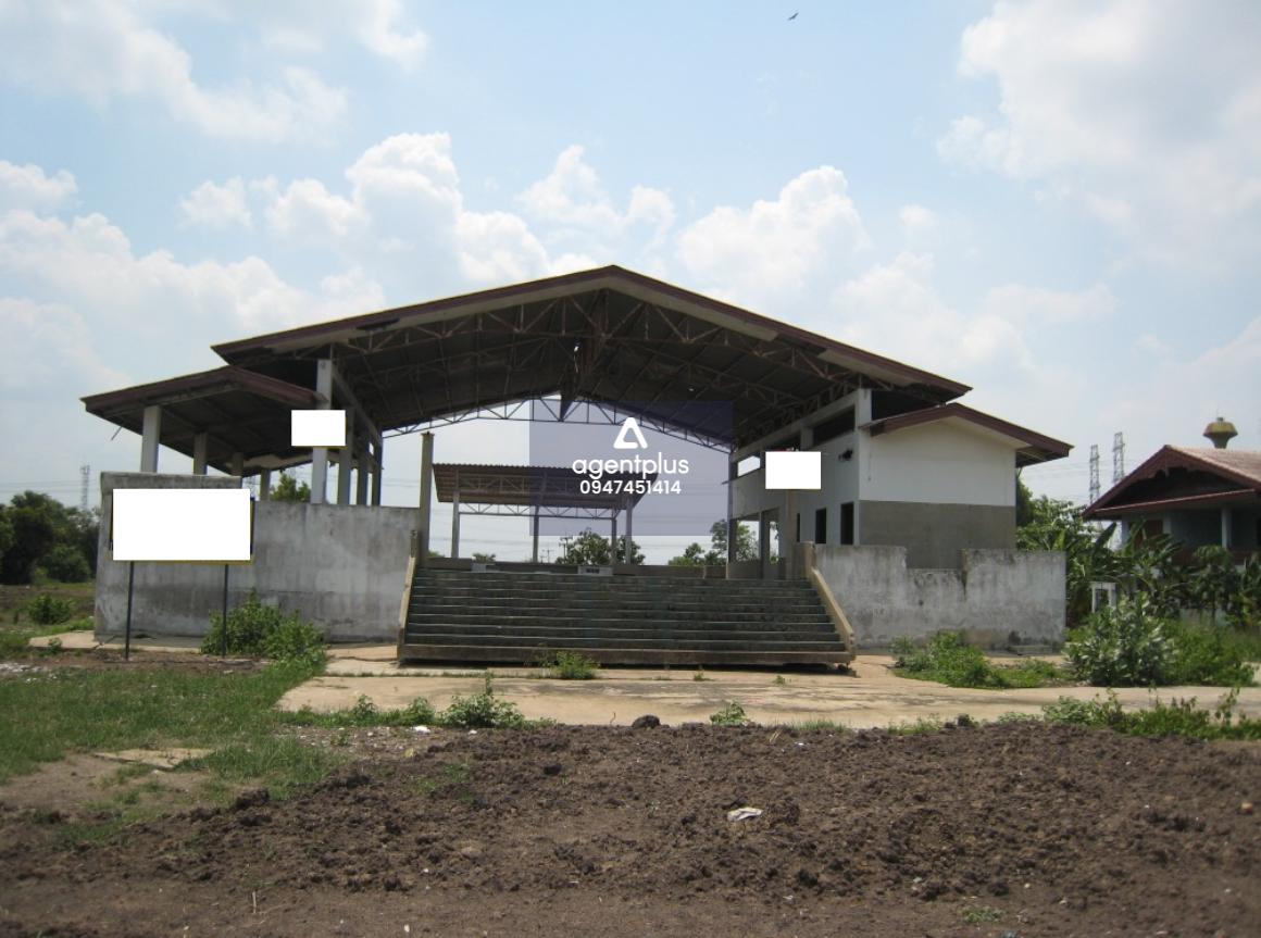 ขายอาคารสำนักงาน บ้านสวนพิเชษฐ์ 6 ไร่ 3 งาน พร้อมอาคาร สูง 2 ชั้น และสระว่ายน้ำ จำนวน 1 หลัง ทำเลดี ใกล้ชุมชน เหมาะทำสำนักงานหรือธุรกิจ