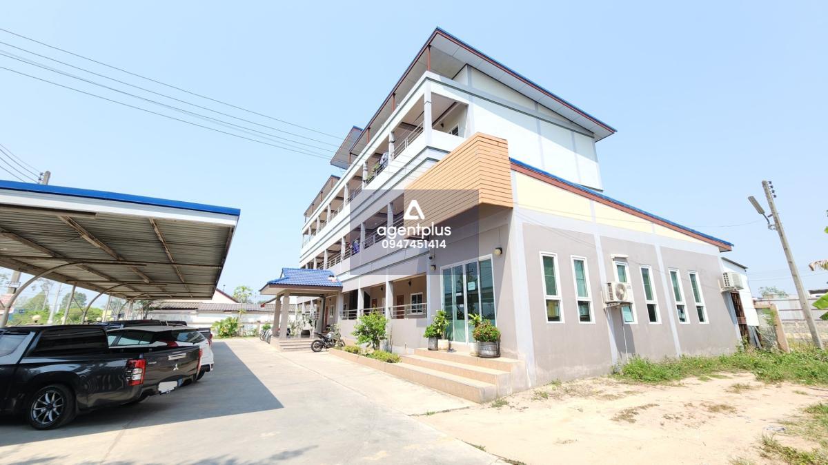 ขายหอพัก 3 ชั้น 21 ห้อง บนถนนทุ่งกราด-บางละมุง ใกล้ท่าเรือแหลมฉบังและชบ.3009 