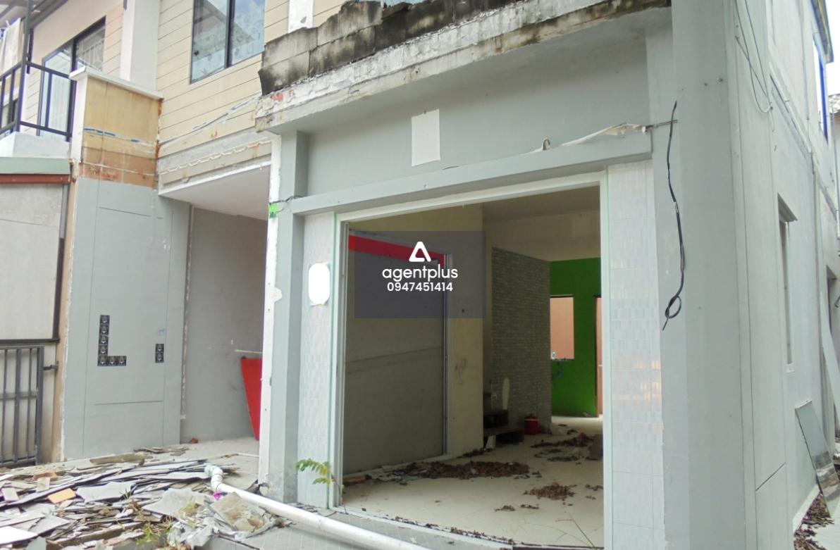 ทาวน์เฮ้าส์เปล่า 2 ชั้น โครงการพฤกษา 54 ทับ 1 เหมาะกับการนำไปรีโนเวท