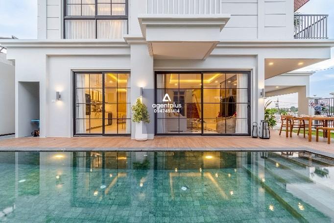 บ้านเดี่ยวทำเลทอง 2 ชั้น พร้อมสระว่ายน้ำ บ้านพร้อมบิ้ว ครบจบที่เดียว หิ้วกระเป๋าเข้าอยู่ได้เลย รังสี วิลเลจ พัทยา