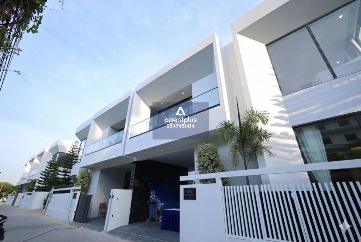 บ้านพูลวิลล่าสร้างใหม่ห่างชายหาดจอมเทียนเพียง 200 เมตร Gold coast pool villa พัทยา