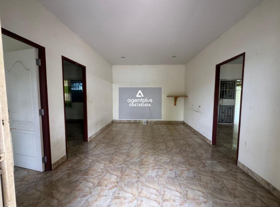 บ้านแฝดชั้นเดียว โครงการทวีสุขวิลเลจ 5 บางละมุง ห่างจากถนนสุขุมวิท แยกเข้าซอยบางละมุง 25 และแยกเข้าถนนสังกะเปรียว-หนองแขวะ ประมาณ 1 กม. ทำเลดี