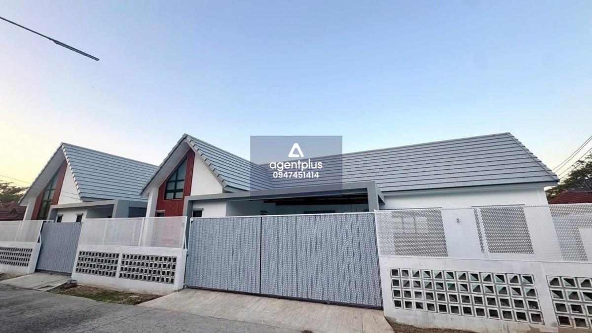 บ้านเดี่ยวพลูวิลล่าสร้างใหม่ หมู่บ้านพัทยากรีนวิวล์ ซอยพรประภานิมิตร 14/5 พัทยา