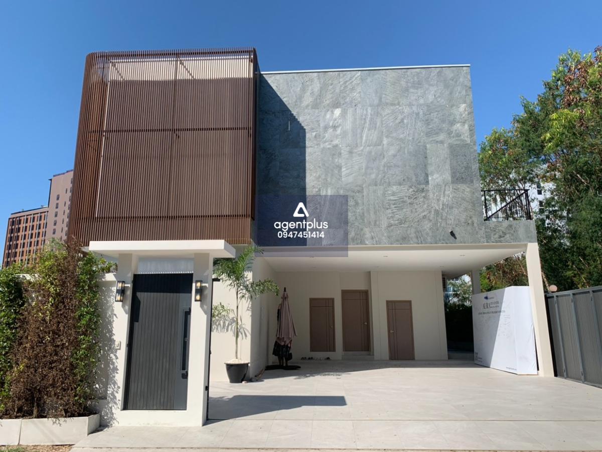 ขายพูลวิลล่าระดับลักชูรี่ ใจกลางพัทยา ผสานชีวิตเหนือระดับเข้ากับความเป็นส่วนตัว Aura City Center Pool Villa Pattaya