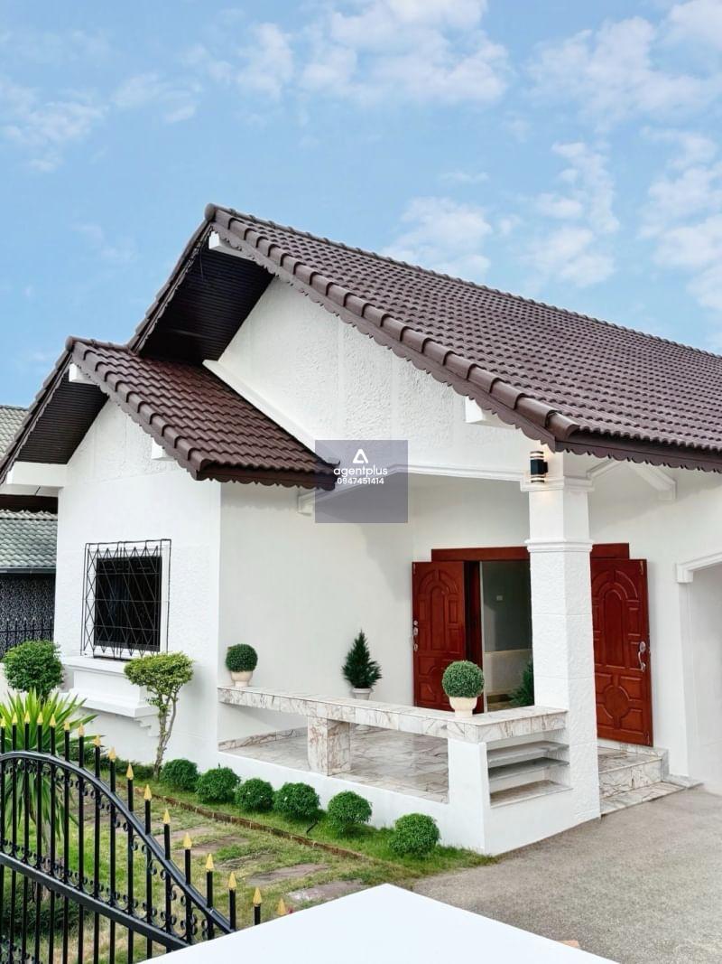 ขาย บ้านเดี่ยวเพิ่งรีโนเวทใหม่ 2 ห้องนอน 2 ห้องน้ำ เนินพลับหวาน พัทยา 