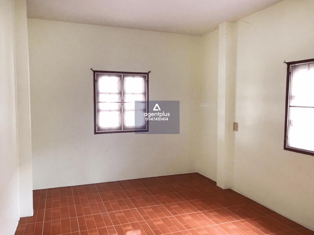 บ้านเดี่ยวชั้นเดียว แพรเพชรแก้ว ทำเลในแหล่งชุมชน บริเวณใกล้เคียงเป็นที่อยู่อาศัย สาธารณูปโภคครบครัน การเดินทางเข้า-ออกสะดวก