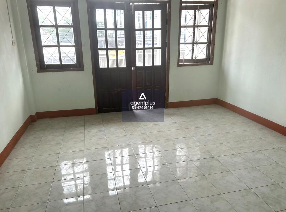 ทาวน์เฮ้าส์ โครงการนลินรัตน์ ทาวน์เฮ้าส์ 2 ชั้น ทำเลที่ตั้งใกล้ถนนสายหลักสุขุมวิท (ทล.3)