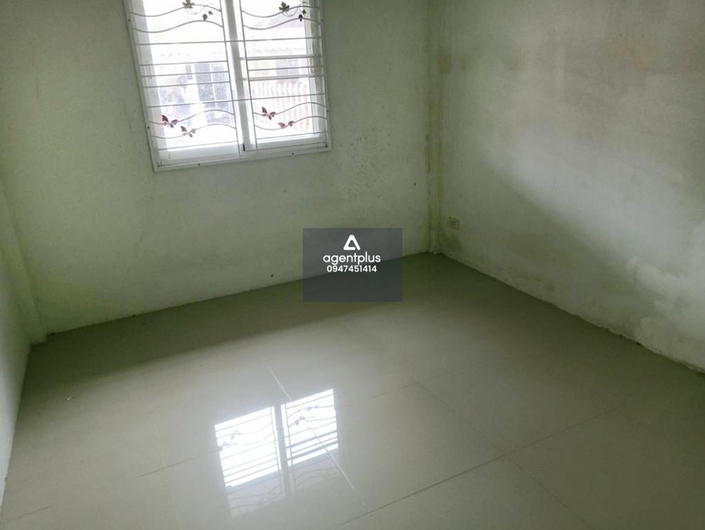 ทาวน์เฮ้าส์ โครงการแผ่นดินทอง ลิฟวิ่งโฮม ปลวกแดง ทำเลโครงการติดถนนปลวกแดง-ห้วยปราบ (รย.3013) เดินทางเข้า-ออกสะดวก