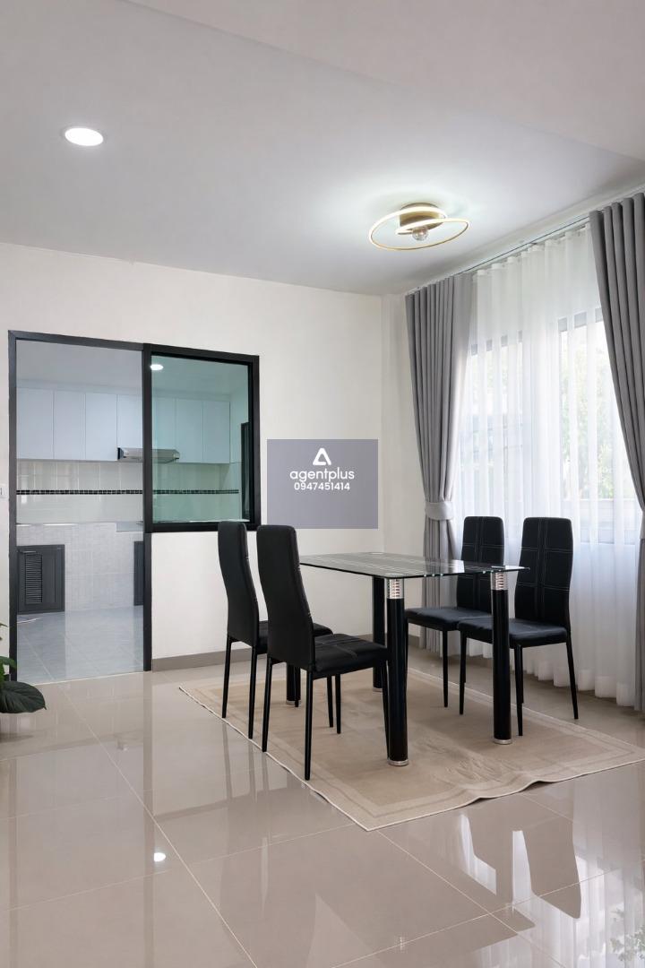 ทาวน์เฮ้าส์ 2 ชั้น หลังริม รีโนเวทใหม่ พร้อมอยู่ ซอยสยามคันทรีคลับ พัทยากลาง