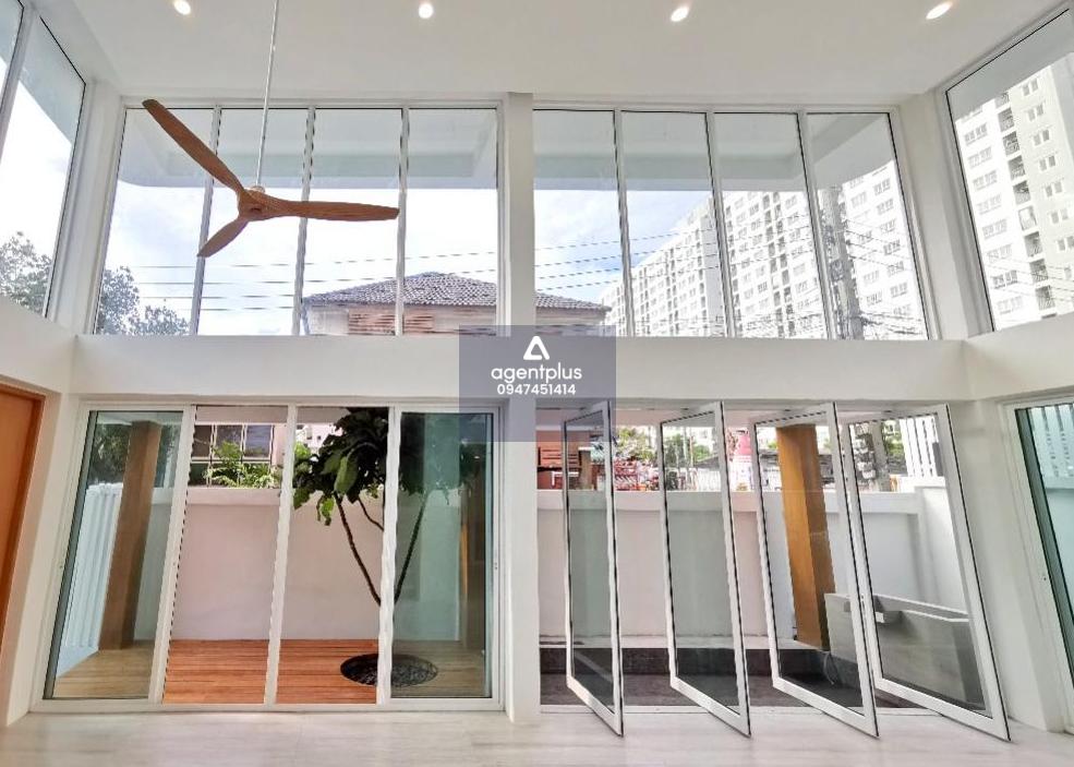 (เจ้าของ) ขายโฮมออฟฟิศ บีทีเอสอ่อนนุช พร้อมผู้เช่า รับผลตอบแทน 7-9.5% ยาว 9 ปี โฮมออฟฟิศหรู 5 ชั้นมีลิฟท์ พื้นที่ใช้สอยมากถึง 622 ตรม. ใกล้รถไฟฟ้า 1.4 กม.