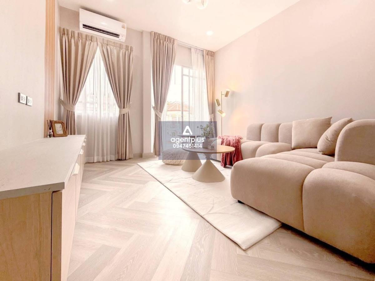 บ้านหรูพร้อมสระว่ายน้ำ รีโนเวทใหม่ทั้งหลัง ใจกลางเมืองพัทยาเหนือ - สุขุมวิท 9 Horizon Garden Blue Retreat พัทยา