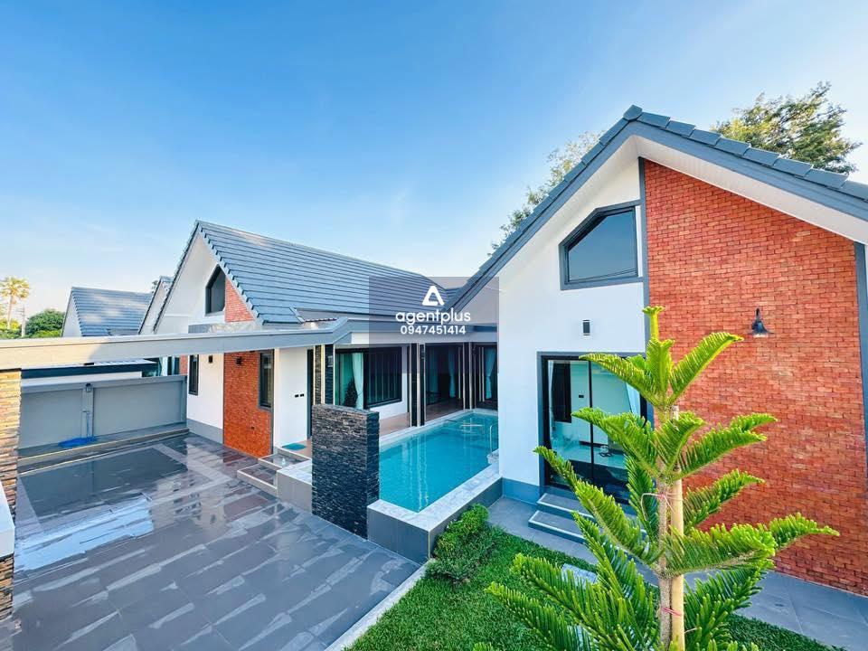 ขายพูลวิลล่าหรู พิกัดโป่ง ใกล้รร.นานาชาติ พร้อมเข้าอยู่ พัทยา