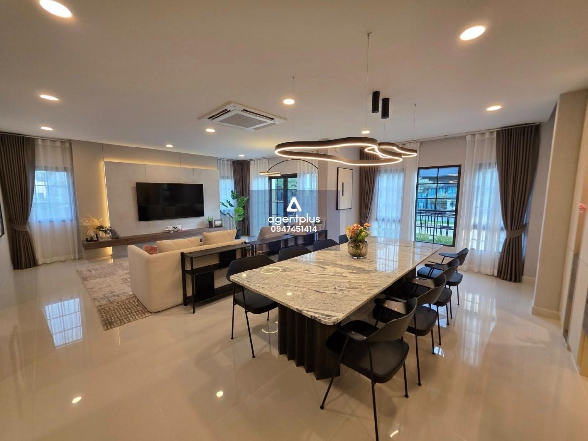 ให้เช่า บ้านเดี่ยวหรู Centro Bangna (ไซส์ใหญ่สุดโครงการ)