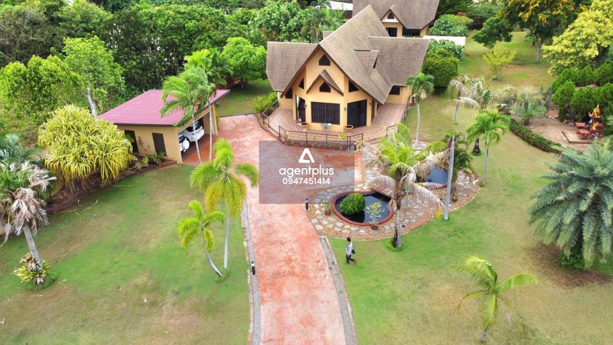 ขายวิลล่าที่ดินผืนใหญ่มาก พร้อมสระว่ายน้ำส่วนตัว – บางเสร่ ของแถมจัดเต็ม