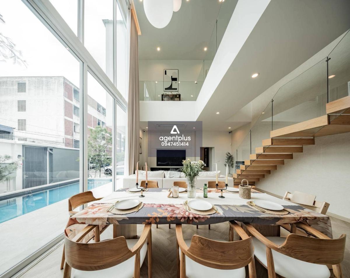 *ขาย/เช่าบ้านเดี่ยวนอกโครงการพร้อมสระว่ายน้ำ สไตล์ minimal modern ลาดพร้าว 64 กรุงเทพฯ