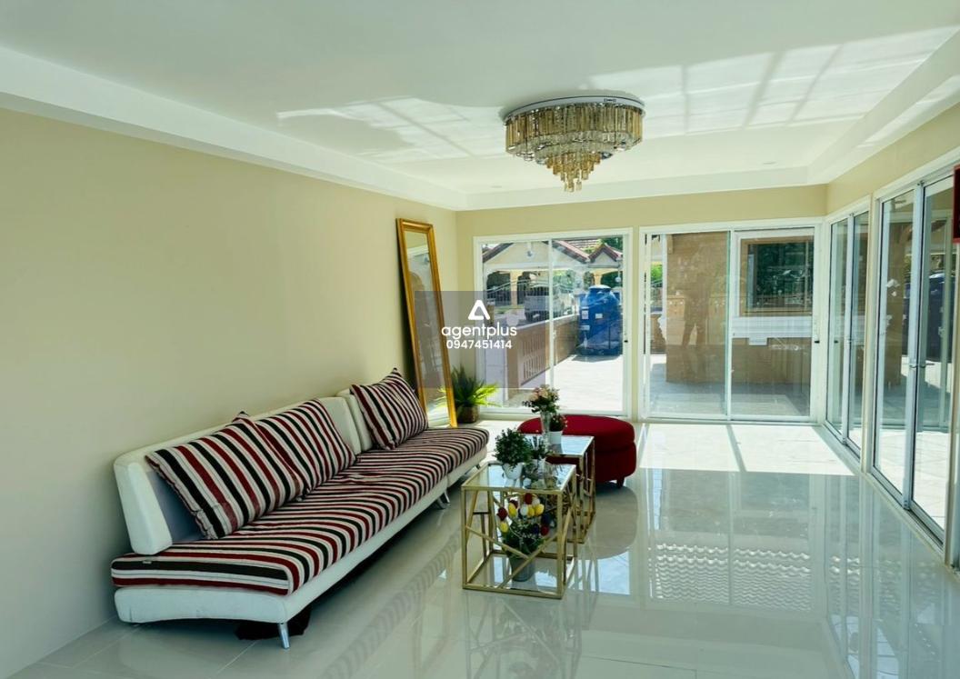 *ขาย พูลวิลล่าพัทยา พร้อมสระว่ายน้ำขนาดใหญ่ทำเลสงบ เป็นส่วนตัว 