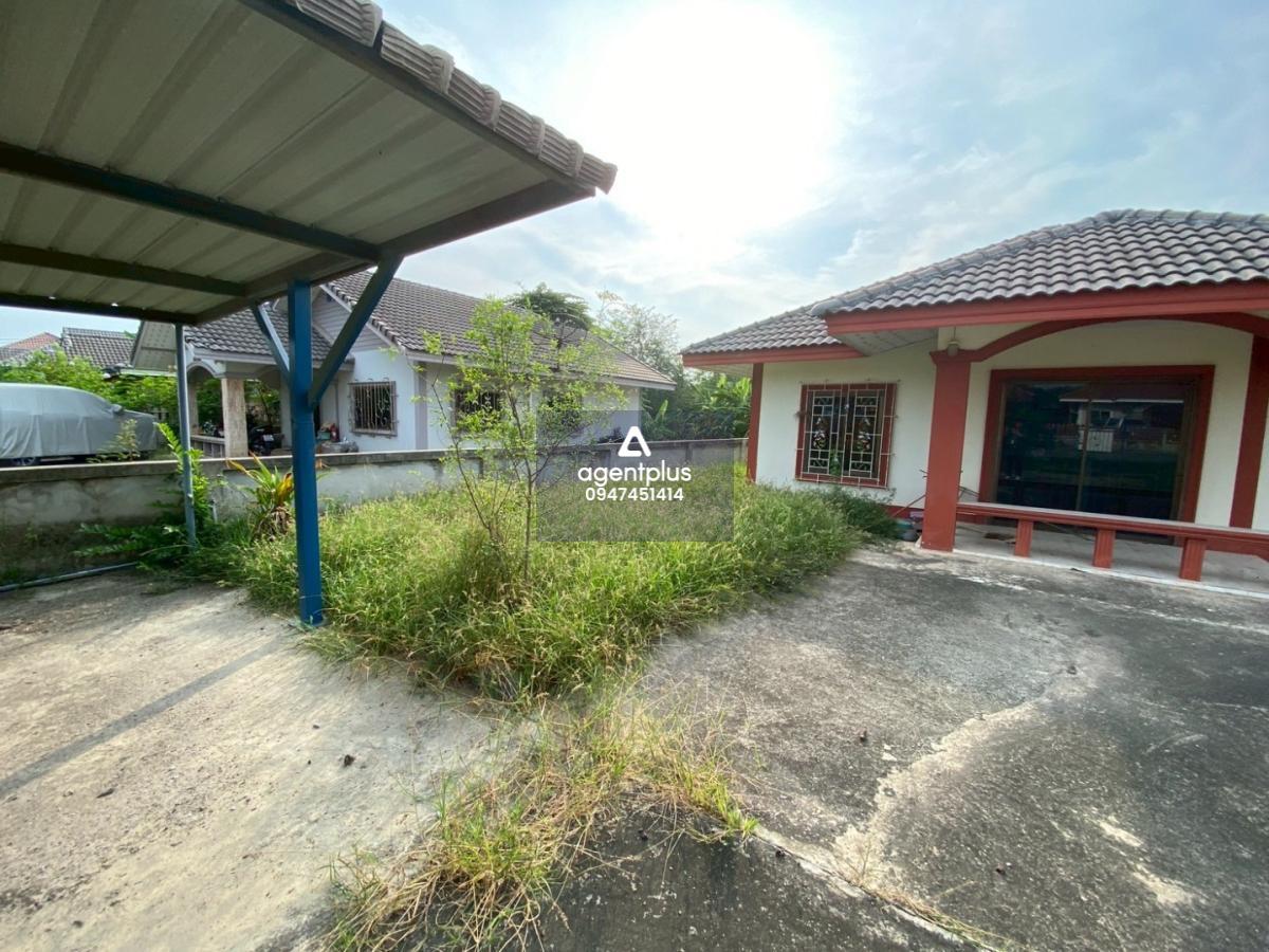 บ้านเดี่ยวชั้นเดียว ทำเลดีโครงการติดถนนใหญ่ ถนนพนมสารคาม - สัตหีบ (331) เดินทางเข้า-ออกสะดวก โครงการหมู่บ้านนำโชค