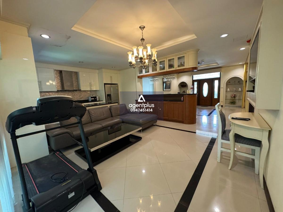 * ให้เช่าบ้านหรู Central Park Hillside Pattaya 