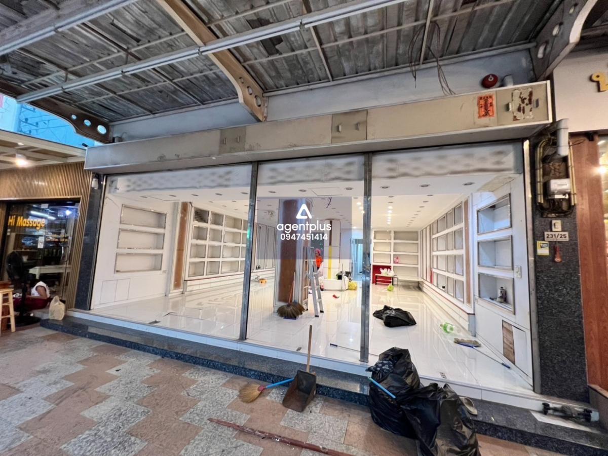 ตึกทำเลทองพัทยาให้เช่า 5 ชั้น ใกล้วอกกิ้ง สตรีท