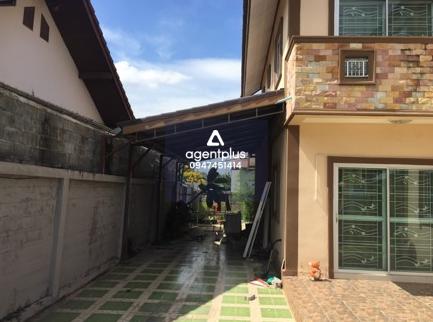 บ้านเดี่ยว 2 ชั้น ทำเลดี จากทางคู่ขนานมอเตอร์เวย์ ชลบุรี-พัทยา (ทล.7) แยกเข้าถนนชุมชนหนองปรือ แยกเข้าถนนชุมชนหนองปรือ ซอย 5 การเดินทางสะดวก บริเวณโดยรอบเป็นแหล่งชุมชน สาธารณูปโภคพร้อม