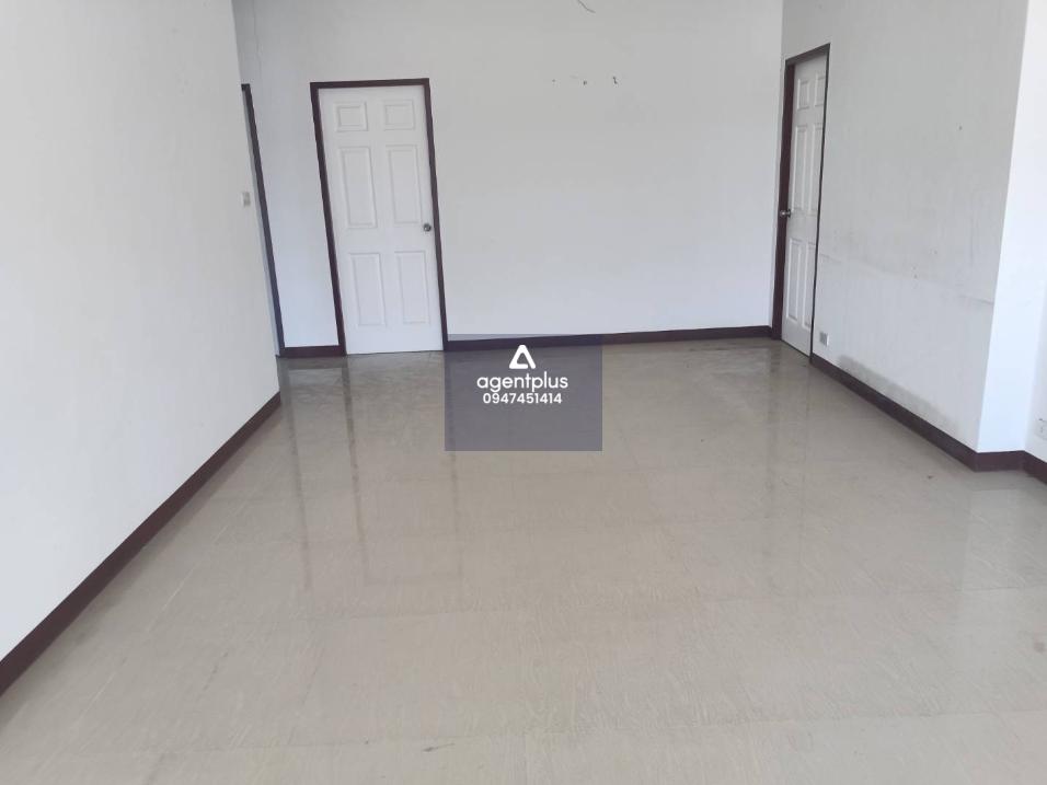 บ้านเดี่ยว โครงการ 9999 วิลเลจ ปลวกแดง ทำเลที่ตั้งอยู่ในแหล่งชุมชน การคมนาคมสะดวก สาธารณูปโภคพื้นฐานครบ