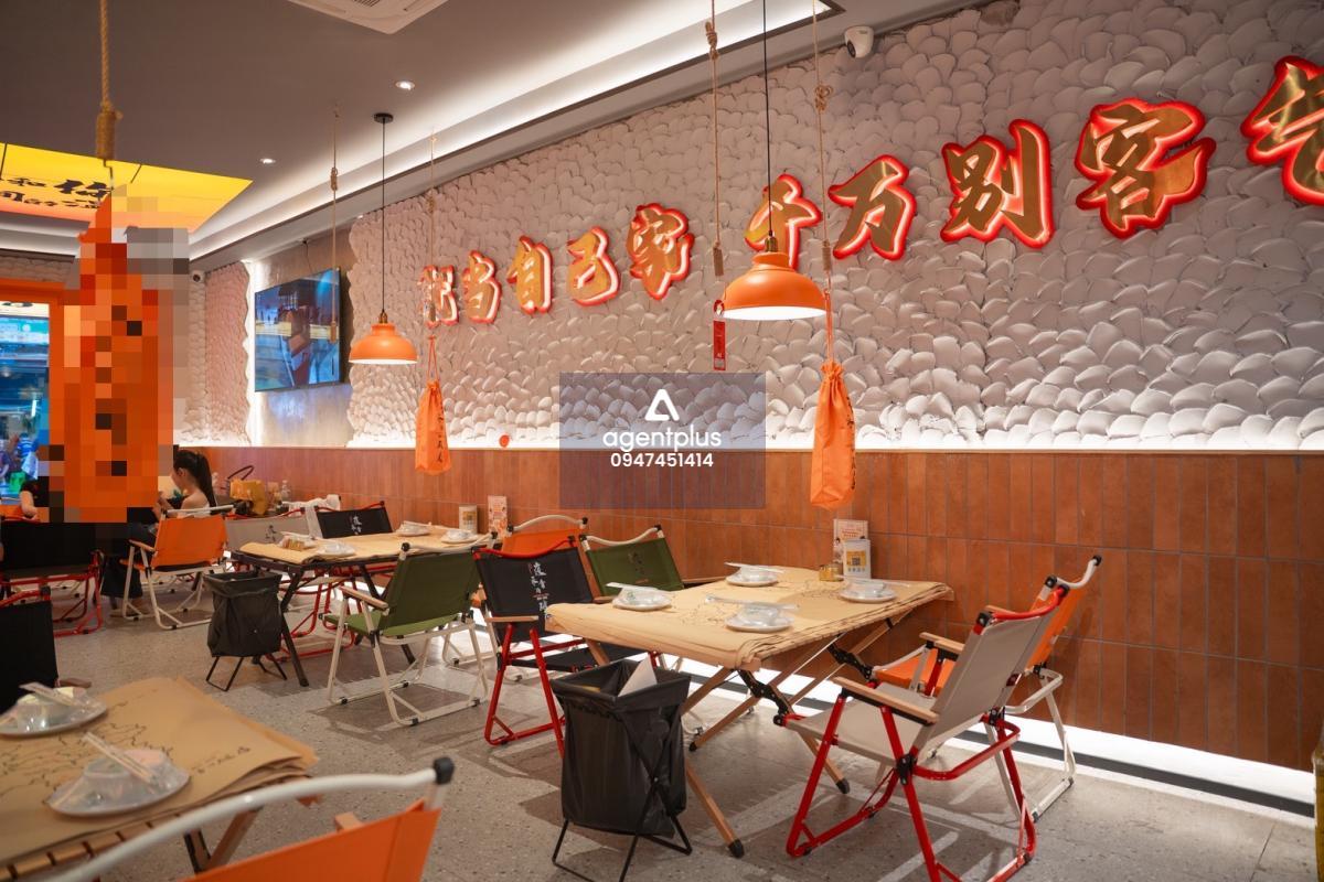 เซ้งร้านบาร์ 4 ชั้น ถนนข้าวสาร ทำเลติดถนน ใจกลางแหล่งท่องเที่ยว