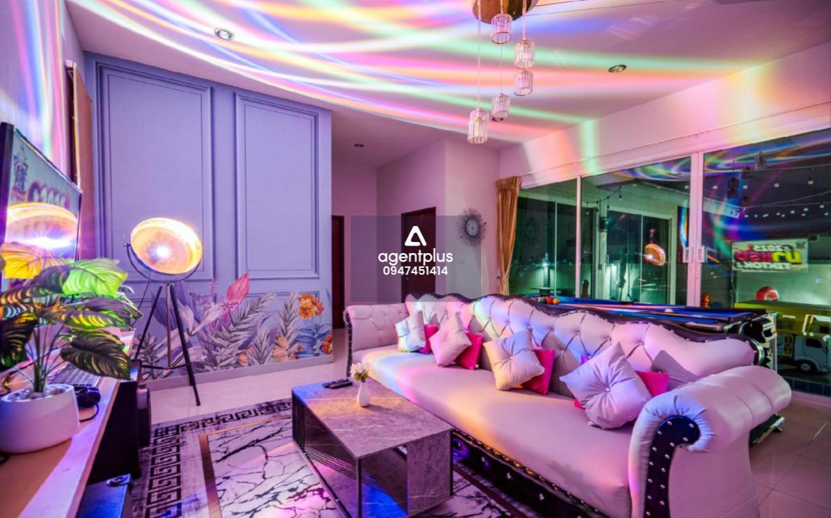 ขายบ้านพูลวิลล่า ตกแต่งใหม่ทั้งหลัง ใกล้แหล่งท่องเที่ยว ร้านอาหาร และสิ่งอำนวยความสะดวกครบ