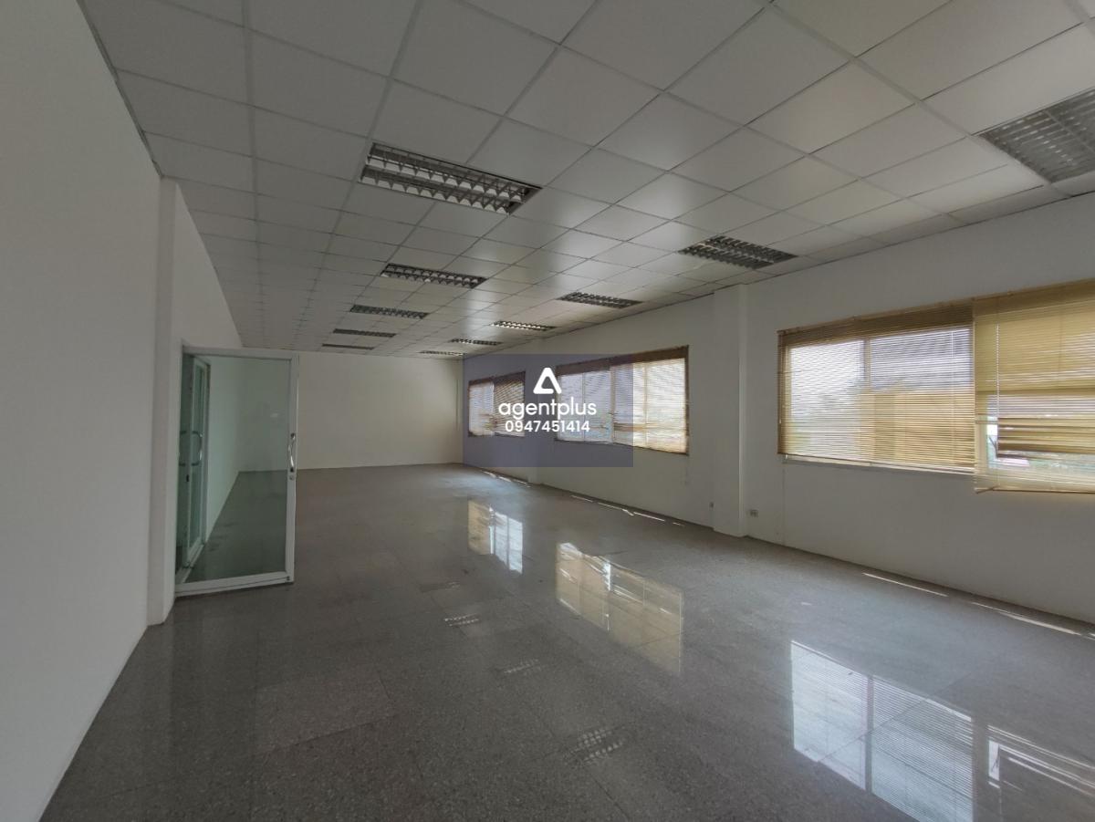 ให้เช่าโกดัง / โรงงาน พร้อมออฟฟิศ โซนรามอินทรา – สุขาภิบาล 5 ทำเลดี เดินทางสะดวก ใกล้เลียบด่วน–มอเตอร์เวย์ 