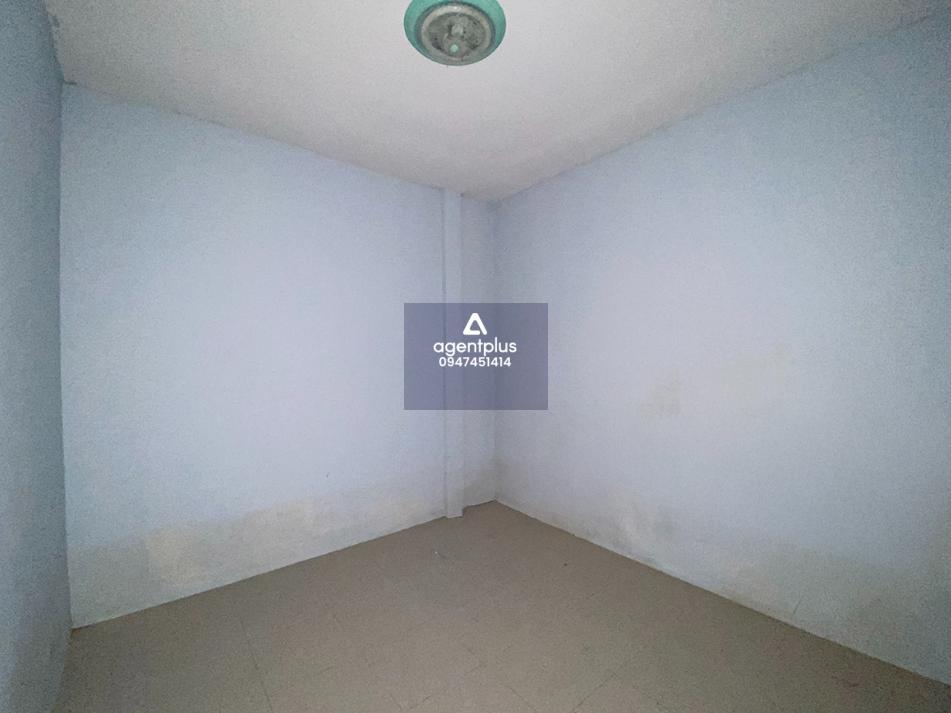 ศักดิ์ทิพย์ 2 ทาวน์เฮ้าส์ชั้นเดียว อยู่ในแหล่งชุมชน ซอย 4 ห่างจากถนน ทล.36 ประมาณ 2.0 กม. เดินทางเข้า-ออกสะดวก