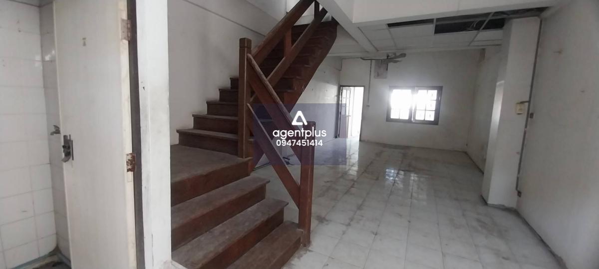 ทาว์เฮ้าส์ โครงการสินพูนสุข บางปะกง ถนนเกษมจาติกวณิช แยกจากถนนเทพรัตน ทำเลดีโครงการใกล้ถนนใหญ่ เดินทางเข้า-ออกสะดวก 