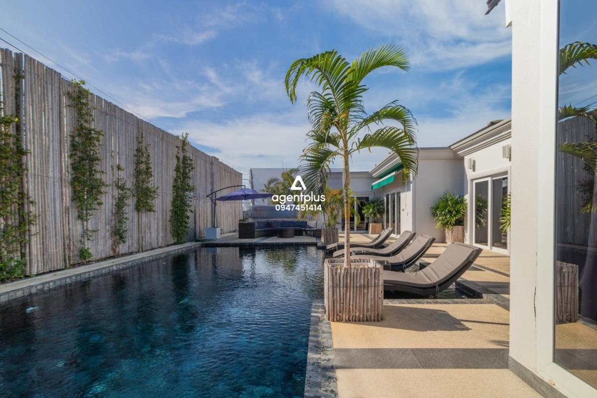 ให้เช่าพูลวิลล่าหรู 5 ห้องนอน พัทยา พร้อมสระส่วนตัว 