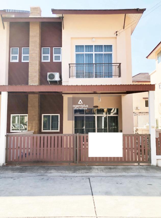 บ้านแฝด 2 ชั้น ติดถนนซอยเจริญสุข เดินทางเข้า-ออกสะดวก บริเวณโดยรอบเป็นแหล่งชุมชน โครงการปิยวัฒน์ การ์เด้นวิลล์ ชลบุรี